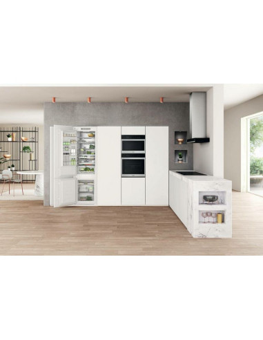 Ugradbeni hladnjak Whirlpool WHC20T573